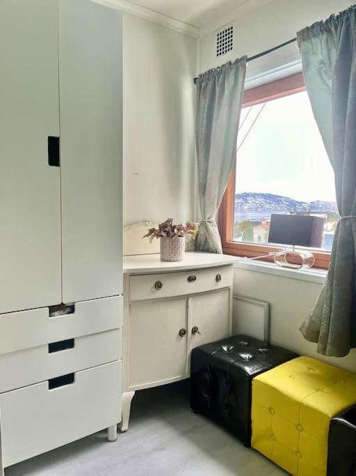 Med Panoramautsikt, Stor Uteplass Og 100 M Fra Badestrand Villa *