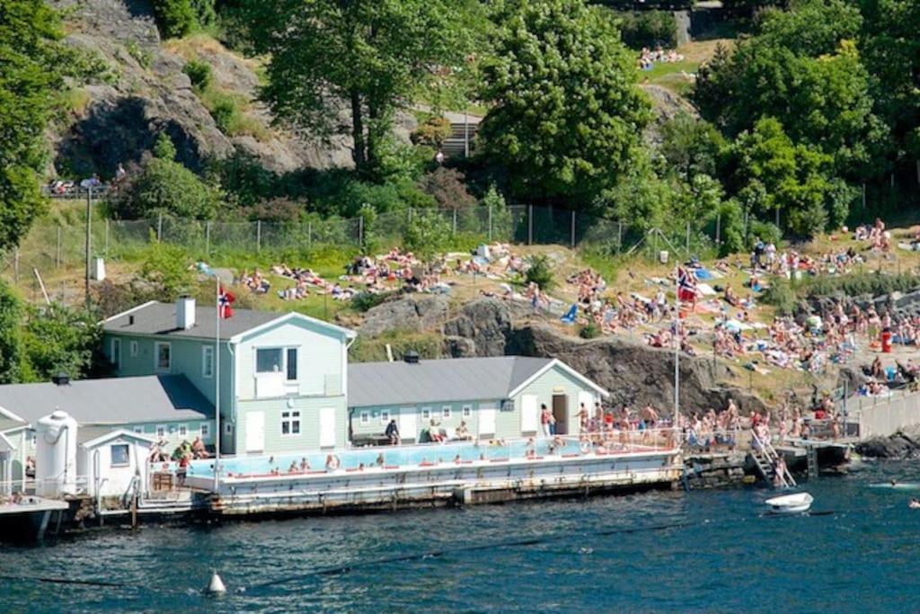 Med Panoramautsikt, Stor Uteplass Og 100 M Fra Badestrand Bergen