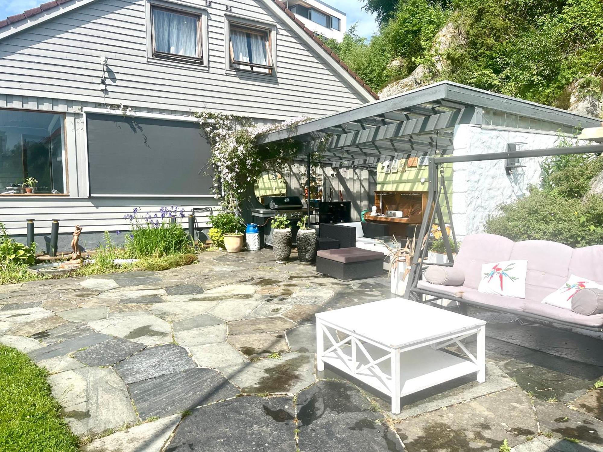 Med Panoramautsikt, Stor Uteplass Og 100 M Fra Badestrand Villa