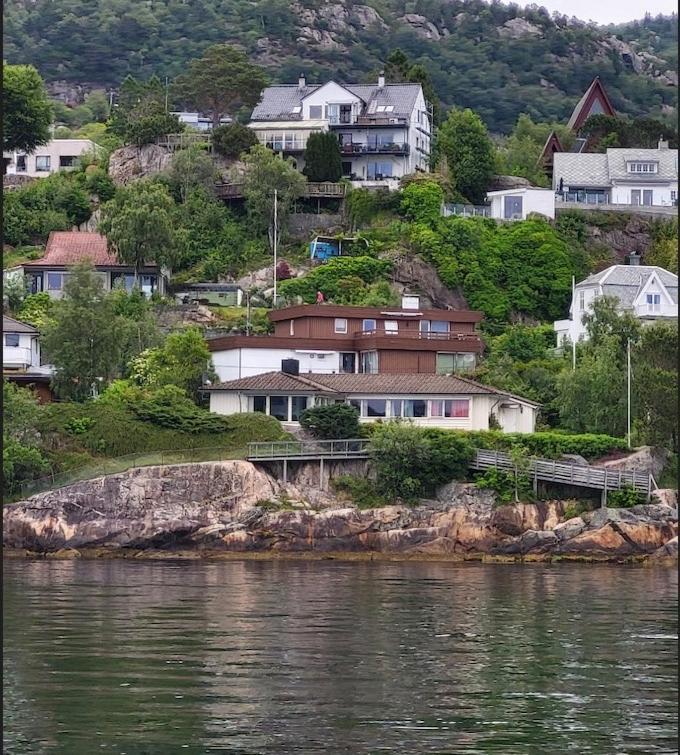 Villa Med Panoramautsikt, Stor Uteplass Og 100 M Fra Badestrand *